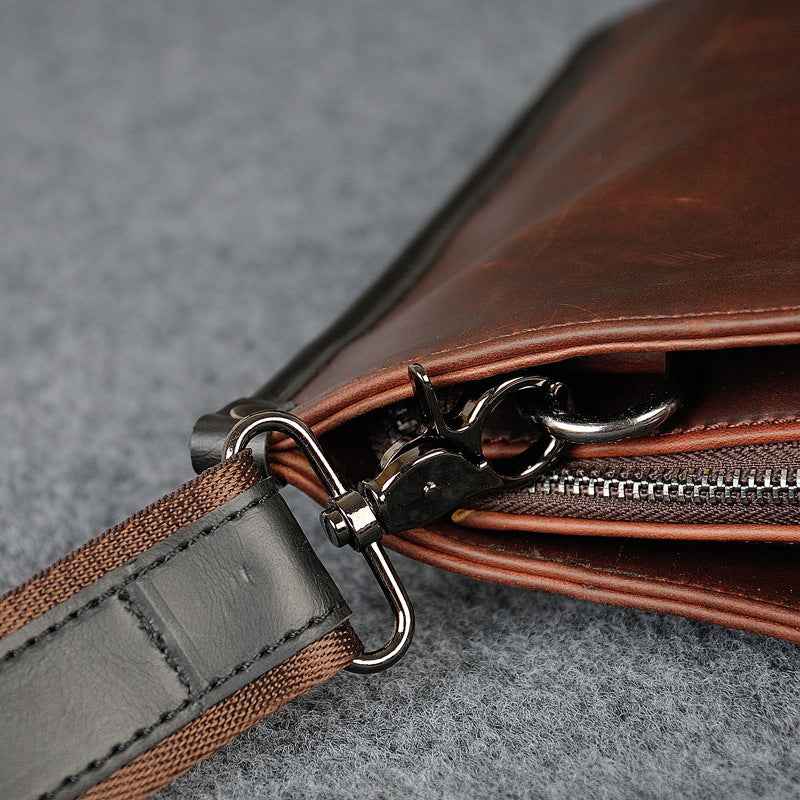 Men's One Shoulder Messenger Bag in Crazy Horse Leather