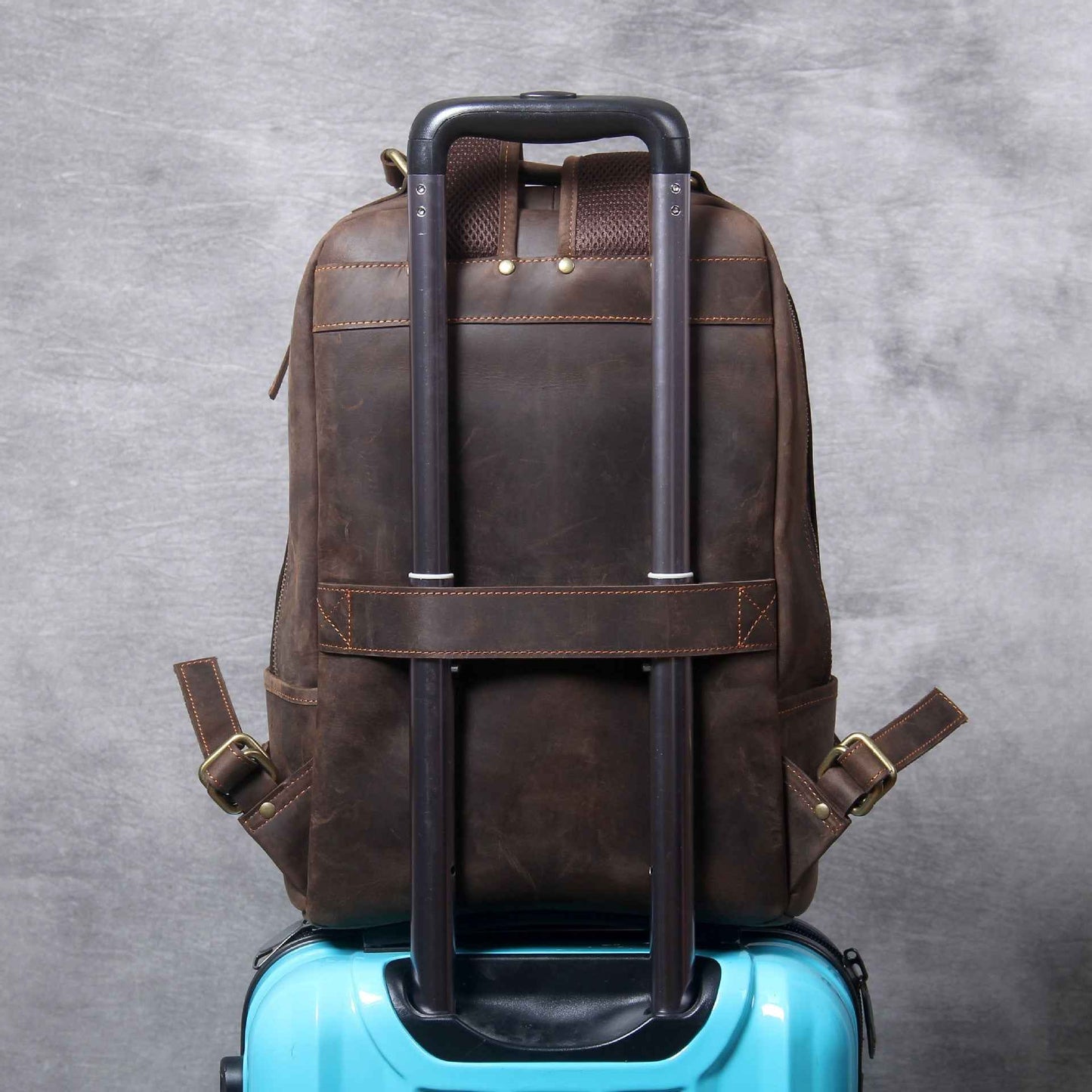 New Retro Crazy Horse Men's Leather Backpack - Stylish Retro Leather Backpack for Men