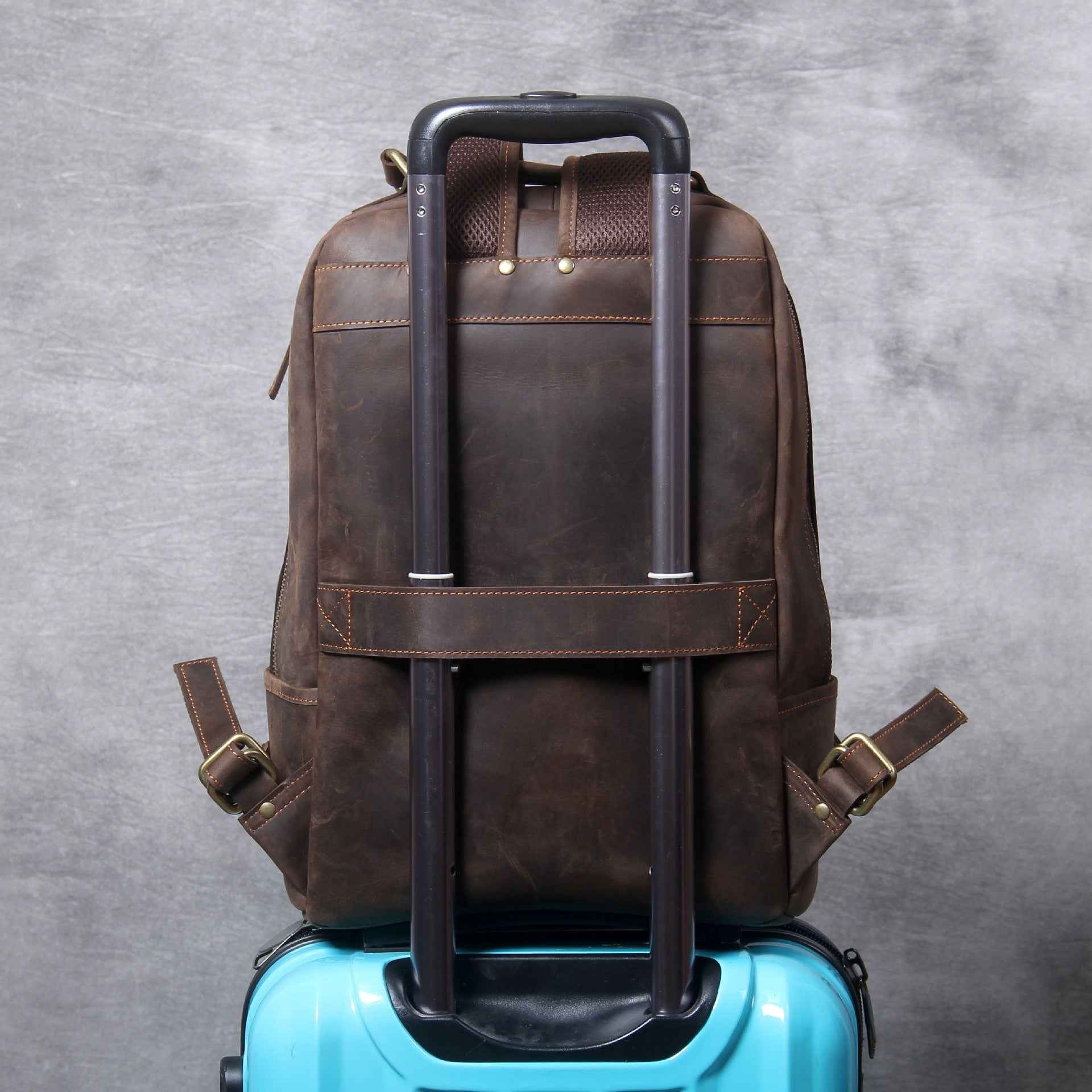 New Retro Crazy Horse Men's Leather Backpack - Stylish Retro Leather Backpack for Men