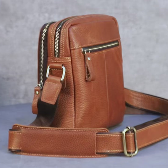 Black Angel Retro Crazy Horse Cowhide Messenger Bag for Men - Factory Direct Sales Shoulder Bag with Cross-Border Delivery